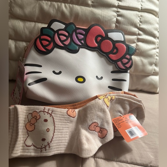 Hello Kitty Kids Bag and socks - Pink and Cream - Picture 1 of 2